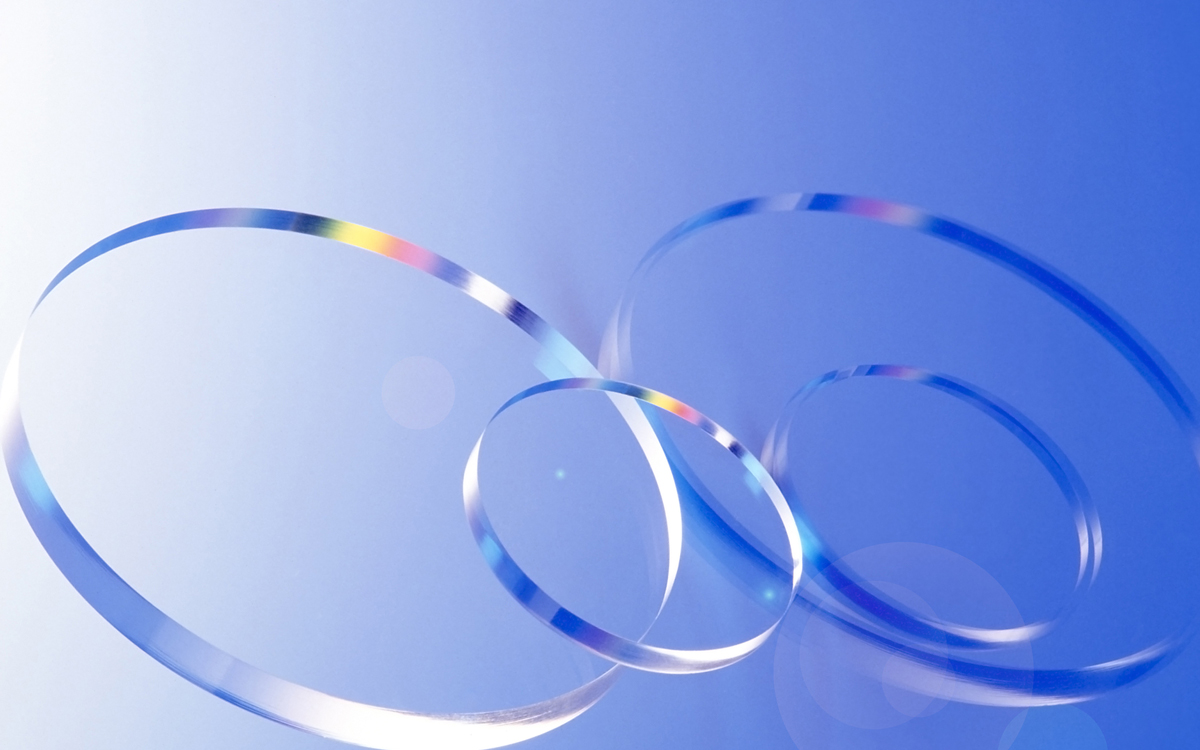 Can Optical Prisms with Achromatic Design Reduce Color Distortion